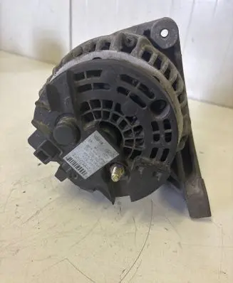 Volvo XC70 Generator/alternator 30667894 0124525060