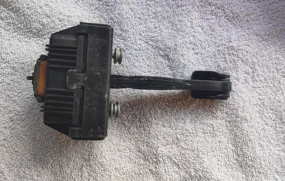 BMW 5 E60 E61 Front door check strap stopper 51217176804