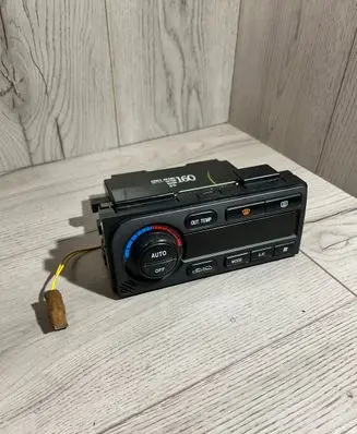 Subaru Outback Climate control unit 72311AE160 3P26034700