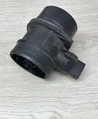 Audi A4 S4 B7 8E 8H Mass air flow meter 8052523 1518765