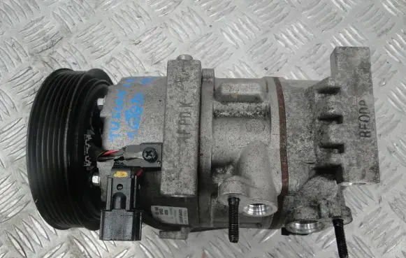 Hyundai Tucson TL Air conditioning (A/C) compressor (pump)