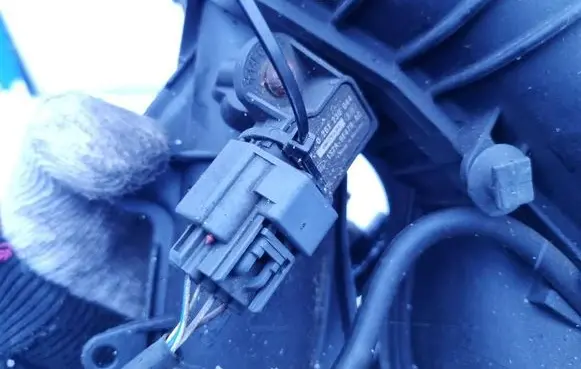 Ford Mondeo Mk III Air pressure sensor 0261230044