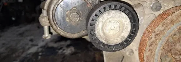 Ford Focus Generator/alternator belt tensioner 