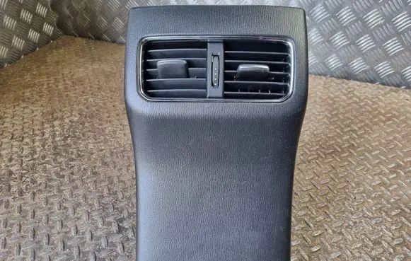 Mazda CX-5 II Rear air vent grill K12364943