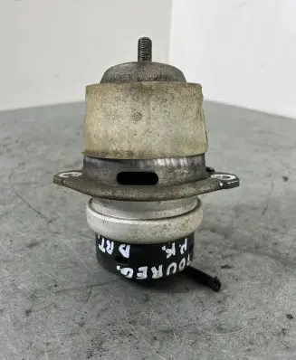 Engine mount bracket