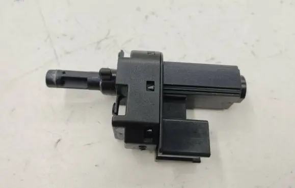Clutch pedal sensor