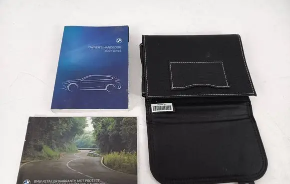 BMW 1 F40 Owners service history hand book 5A389F6