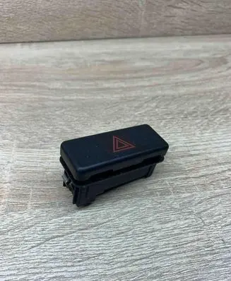 BMW 5 E39 Hazard light switch 8350947