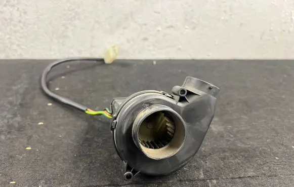 BMW 5 E39 Engine control unit/module fan 0130002831 129017451829