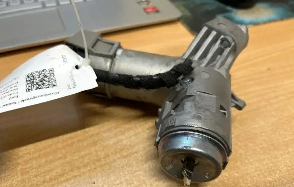 Ford Fiesta Ignition lock 8V513F880CG