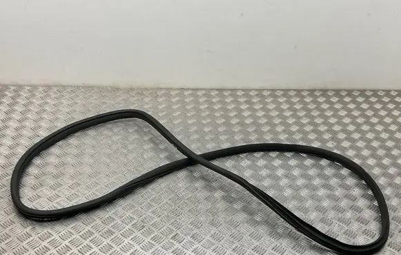 Jeep Grand Cherokee WL Rear door rubber seal (on body)