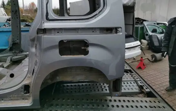 Opel Combo E Rear arch 