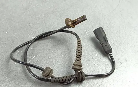 Renault Arkana ABS brake wheel speed sensor 479105767R