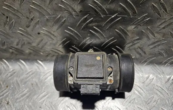 Opel Zafira A Mass air flow meter 90411957