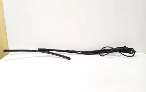 Volvo XC90 Front wiper blade arm 31391848