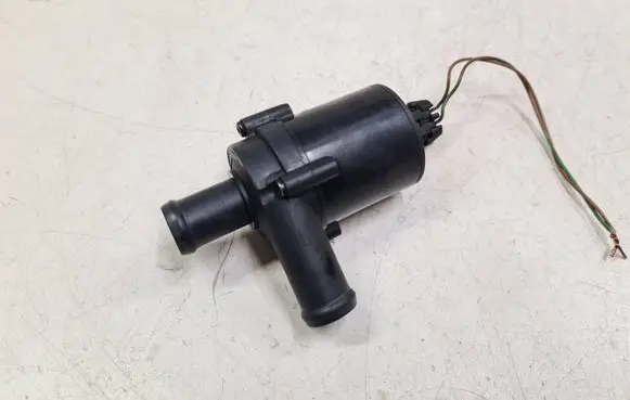 Mercedes-Benz Vito Viano W638 Webasto circulation pump for autonomous heater 