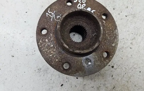BMW 5 E60 E61 Rear wheel hub