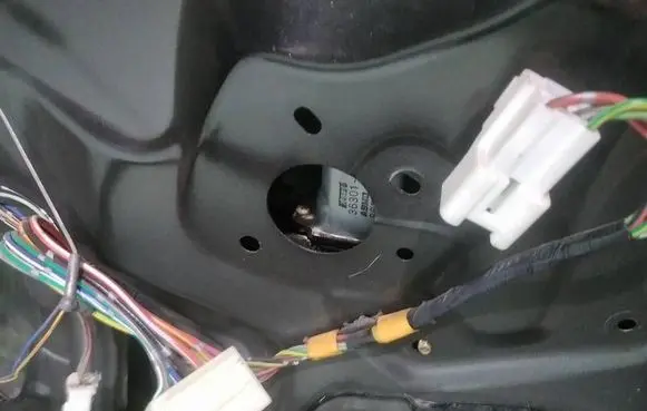 Mazda MPV Sliding door window regulator with motor