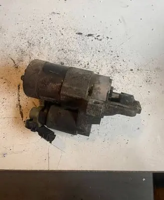 Mazda 6 Starter motor M000T90981