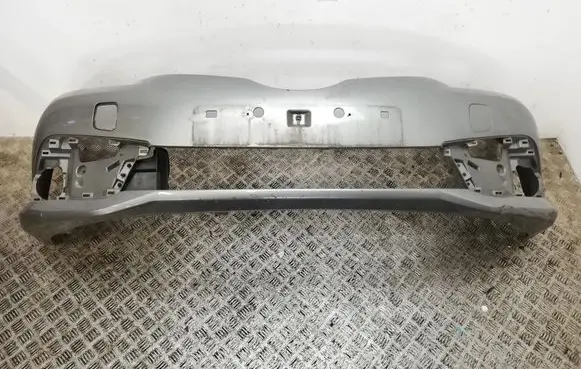 Toyota Auris E180 Front bumper 