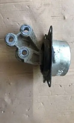 Opel Vectra C Gearbox mount V046404303