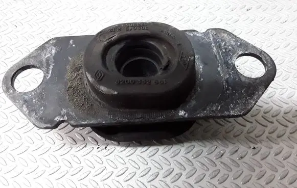 Nissan Note (E11) Gearbox mount 8200352861