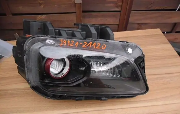 Mazda MPV Headlights/headlamps set 21120