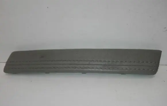 Volkswagen Touareg I Front door handle cover 7L6867372B