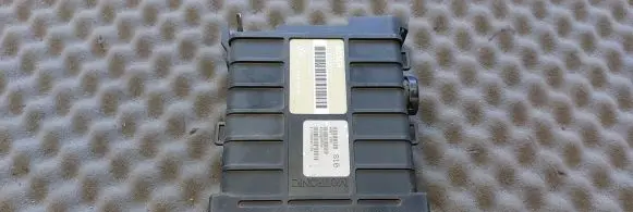 Volkswagen PASSAT B3 Engine control unit/module 443907311B 0261200261 26SA0959