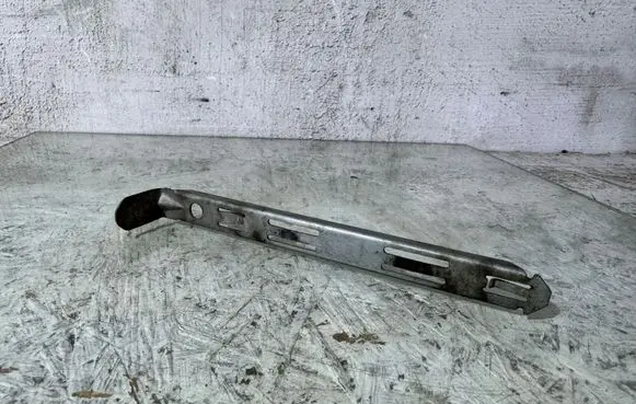 Volvo XC90 Headlight/headlamp mounting bracket 867181