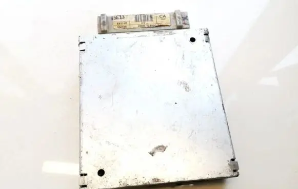 Ford Mondeo MK I Engine control unit/module 85BB12A650CA 85bb-12a650-ca