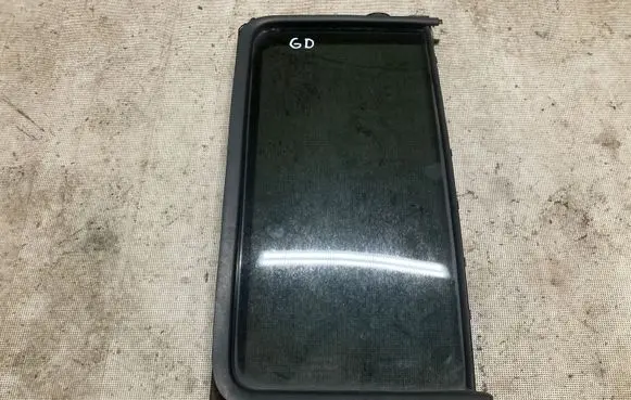 Nissan Cube Z12 Rear vent window glass 822721FA0A