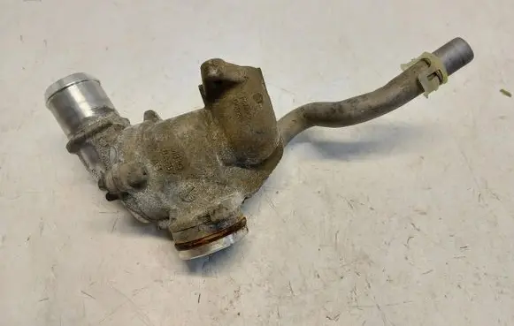 Ford Ranger IV Thermostat housing MB3Q8K528JLK012