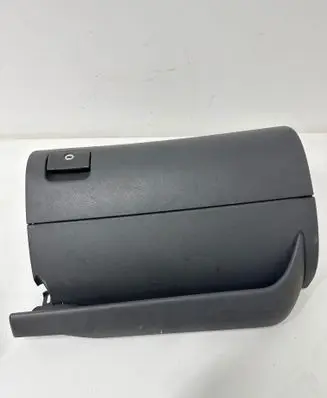 Glove box