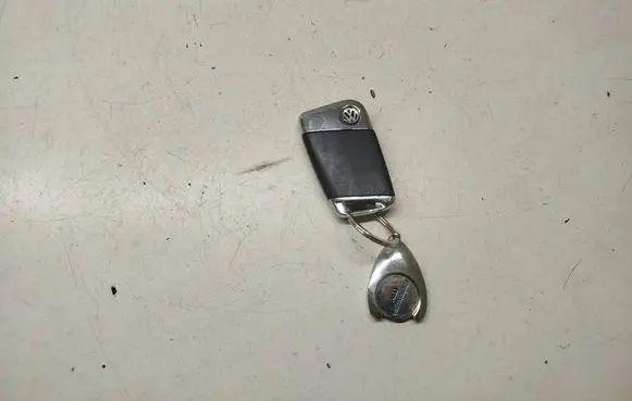Volkswagen PASSAT B8 Ignition key/card 