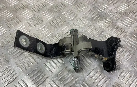 Infiniti QX80 Rear door hinge set 