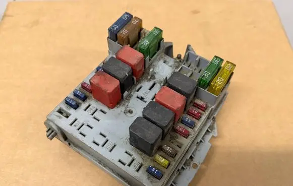 Fiat Stilo Fuse module 46796533 57657 046796533057657
