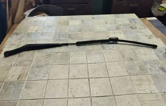 Volkswagen PASSAT B6 Windshield/front glass wiper blade 3C1955410B