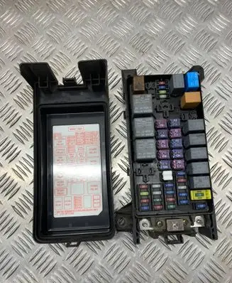 KIA Sorento Fuse box set 911613E010 1006529107 BE010006002066