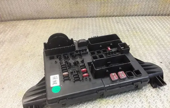 Opel Insignia A Fuse box set 13277321