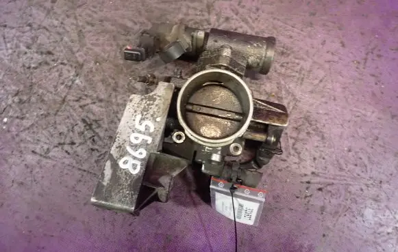 Opel Omega B1 Throttle body valve 90411546