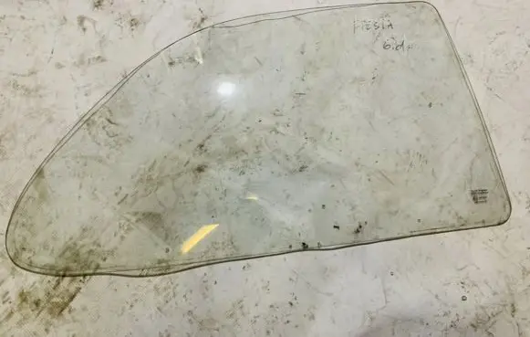 Ford Fiesta Rear side window