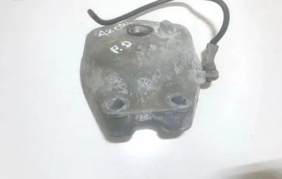 Mazda 6 Engine mounting bracket