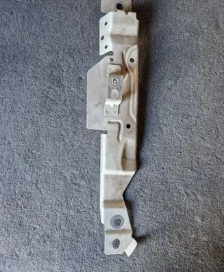 Volvo S90, V90 Other engine bay part