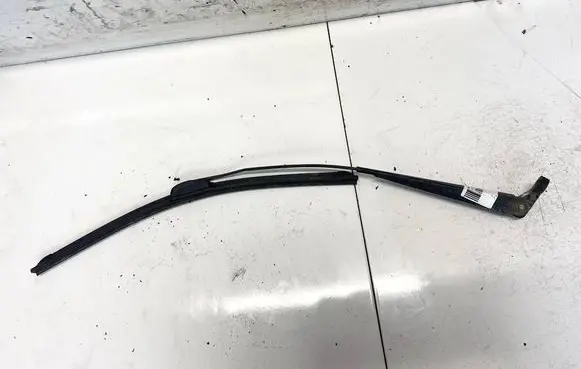 Front wiper blade arm