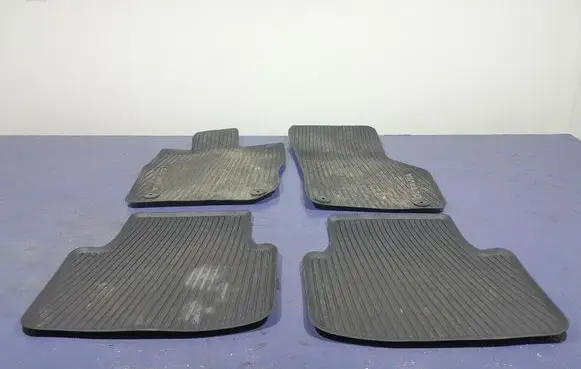 Skoda Octavia 985 Front floor carpet liner 5E4061500A