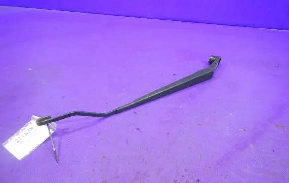 Jeep Grand Cherokee (WK) Front wiper blade arm