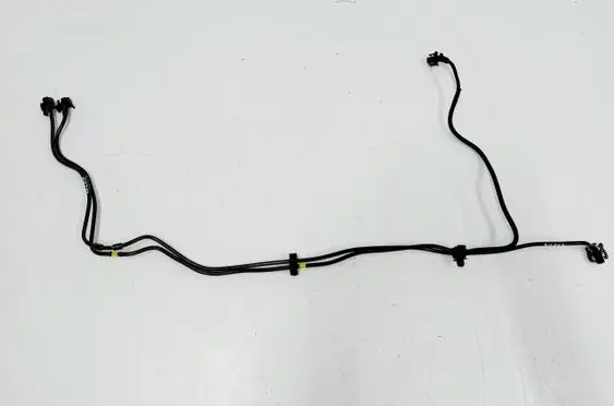 Engine coolant pipe/hose