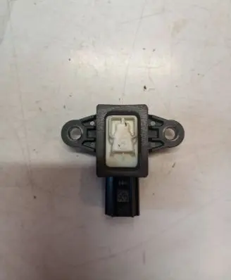 Volvo V40 Airbag deployment crash/impact sensor 31360986 01132015 000304440845