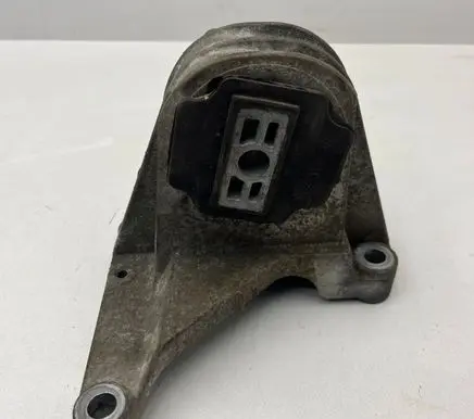 Volvo S80 Engine mount bracket 28014